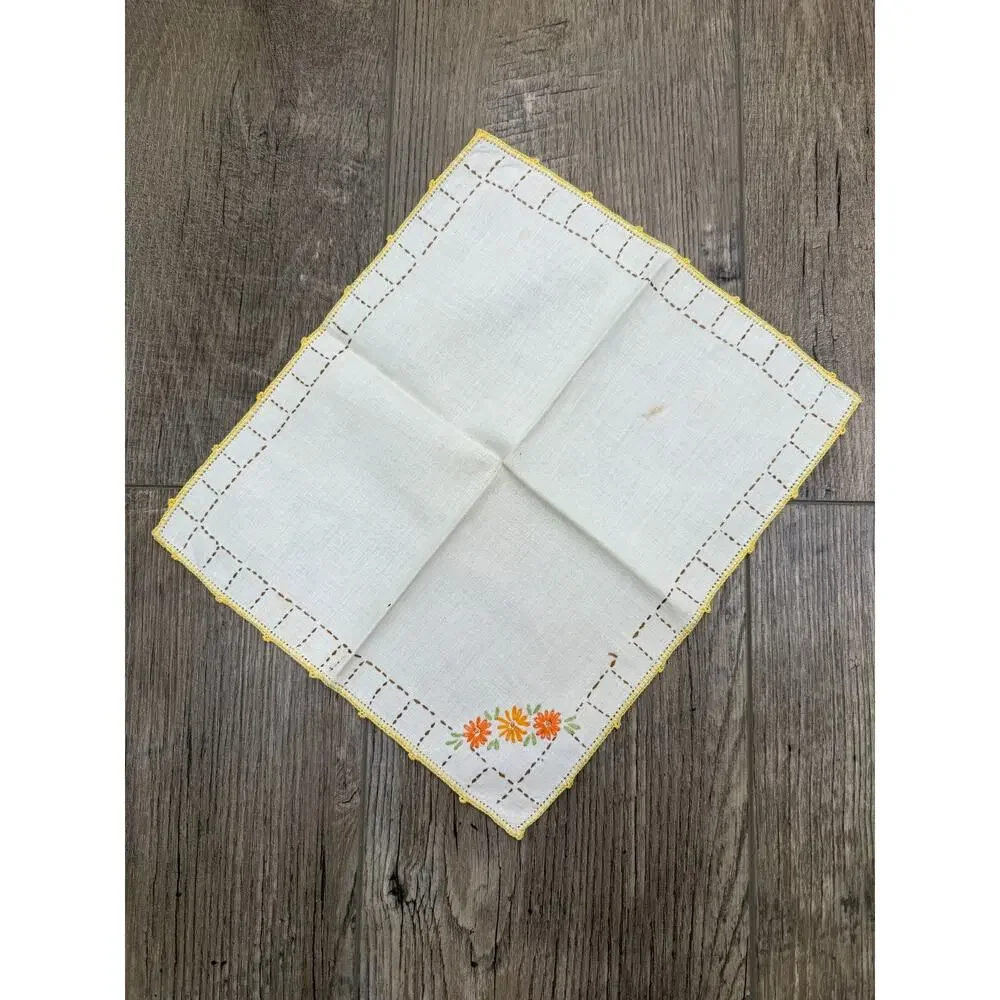 8 Vintage Ivory Cotton Dinner Napkins Floral Embroidery and Scalloped edges